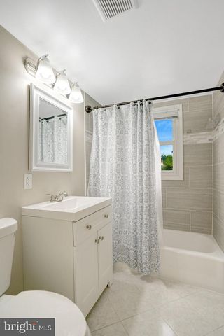 2512 JAMAICA DR, Alexandria, VA 22303