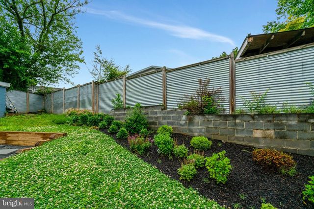 2512 JAMAICA DR, Alexandria, VA 22303