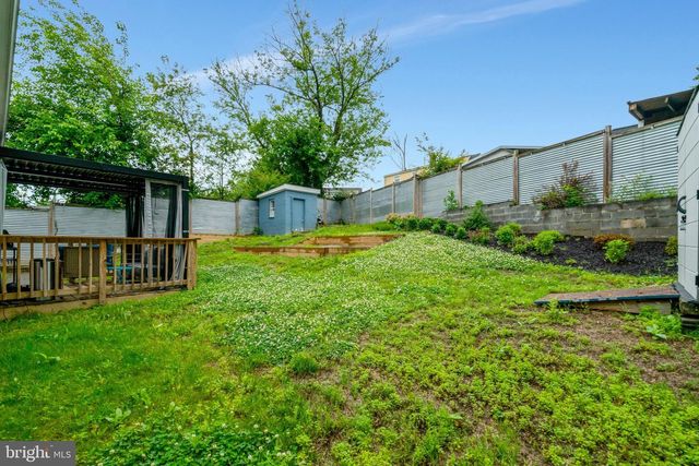 2512 JAMAICA DR, Alexandria, VA 22303