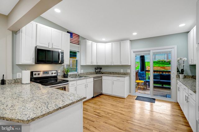 2512 JAMAICA DR, Alexandria, VA 22303