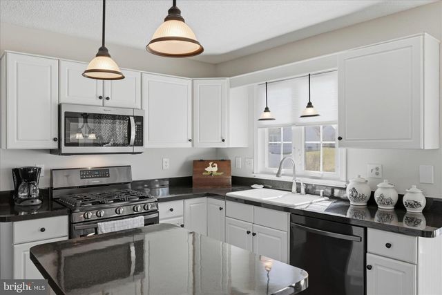 108 BARKWOOD DR, Stephens City, VA 22655