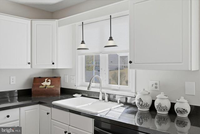 108 BARKWOOD DR, Stephens City, VA 22655