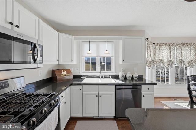 108 BARKWOOD DR, Stephens City, VA 22655