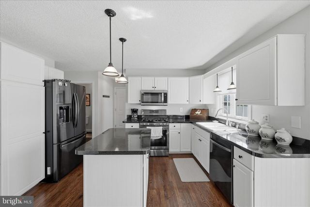 108 BARKWOOD DR, Stephens City, VA 22655