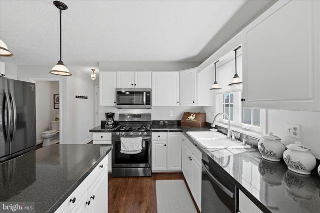 108 BARKWOOD DR, Stephens City, VA 22655