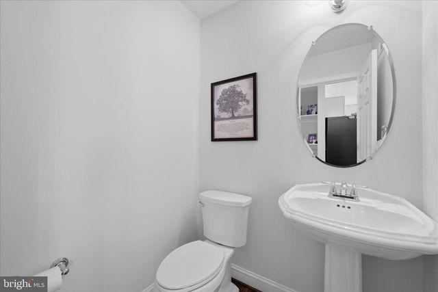 108 BARKWOOD DR, Stephens City, VA 22655