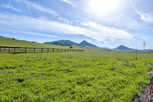 1498 O'Connor Way, San Luis Obispo, CA 93401