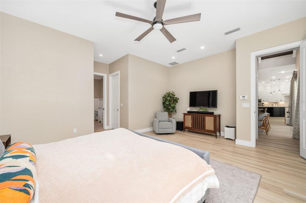 Image 25 of property listing at 691 SW 136TH STREET, Newberry, FL 32669