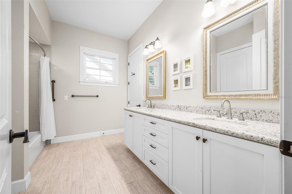 Image 35 of property listing at 691 SW 136TH STREET, Newberry, FL 32669