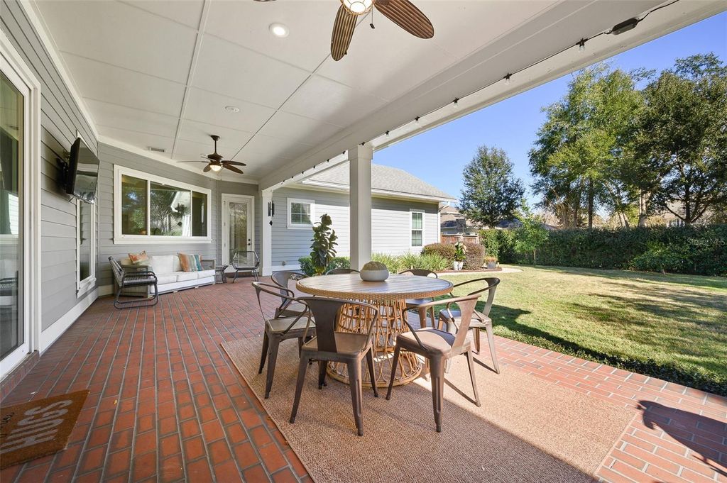 Image 40 of property listing at 691 SW 136TH STREET, Newberry, FL 32669