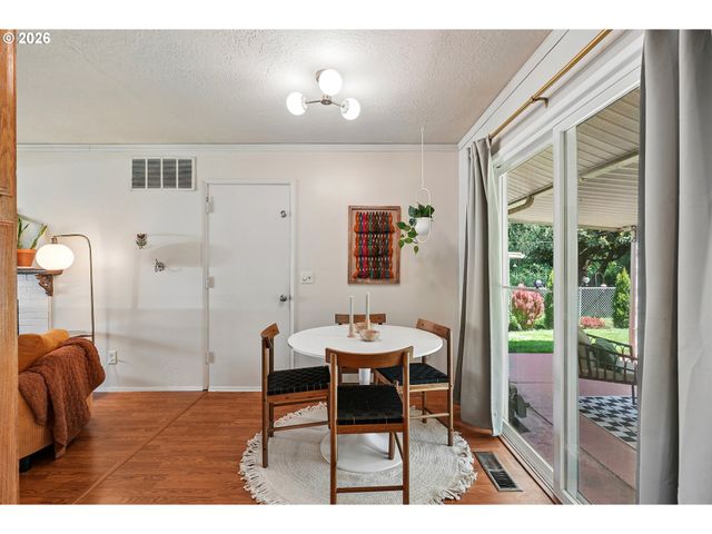 9006 N GILBERT Ave, Portland, OR 97203