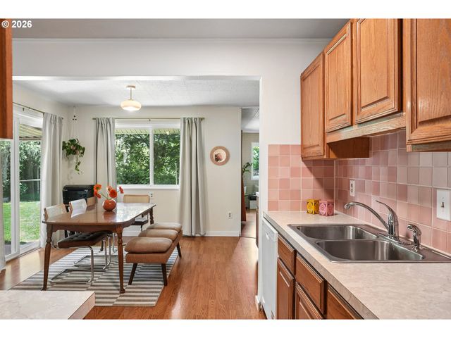 9006 N GILBERT Ave, Portland, OR 97203