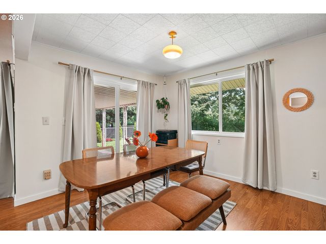 9006 N GILBERT Ave, Portland, OR 97203