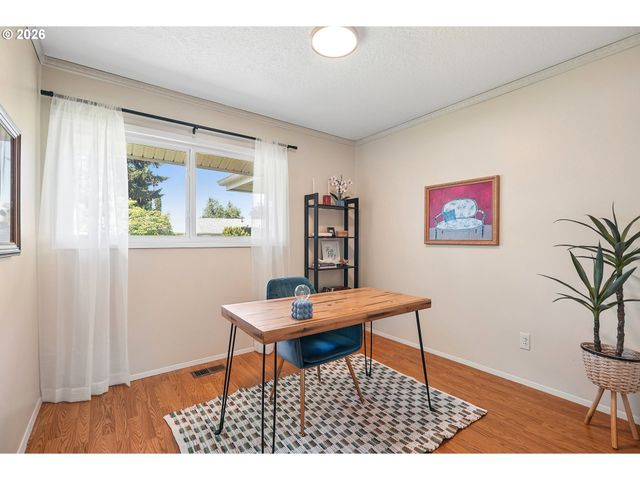 9006 N GILBERT Ave, Portland, OR 97203