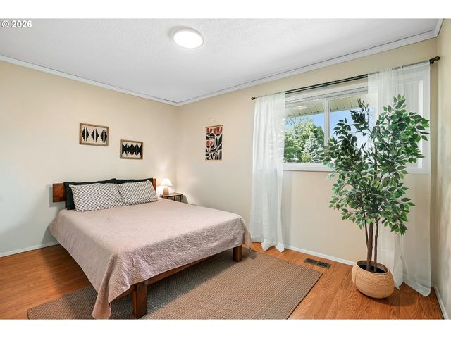 9006 N GILBERT Ave, Portland, OR 97203