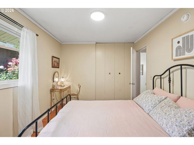 9006 N GILBERT Ave, Portland, OR 97203