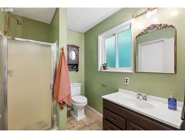 9006 N GILBERT Ave, Portland, OR 97203