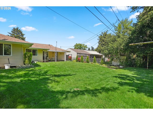 9006 N GILBERT Ave, Portland, OR 97203