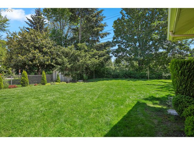 9006 N GILBERT Ave, Portland, OR 97203