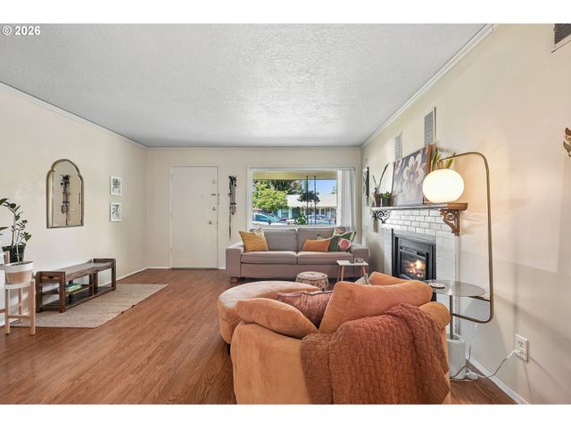 9006 N GILBERT Ave, Portland, OR 97203
