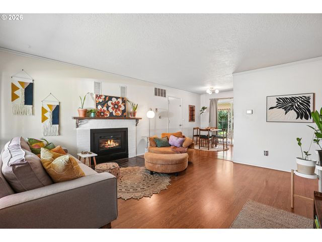 9006 N GILBERT Ave, Portland, OR 97203