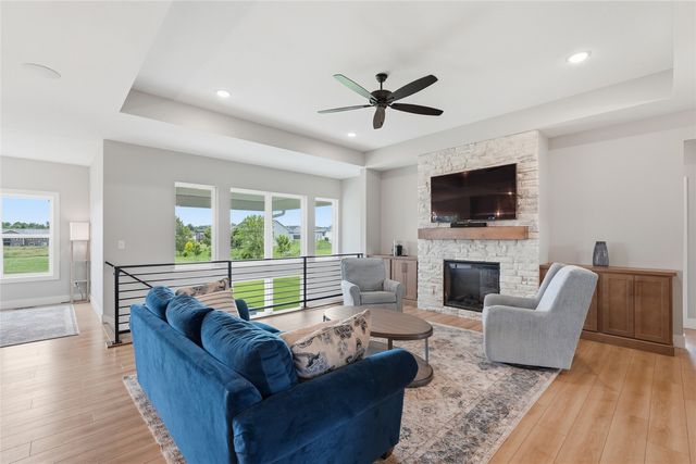 3008 Prairielight Court, Hiawatha, IA 52233
