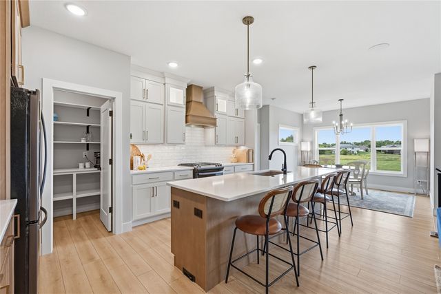 3008 Prairielight Court, Hiawatha, IA 52233