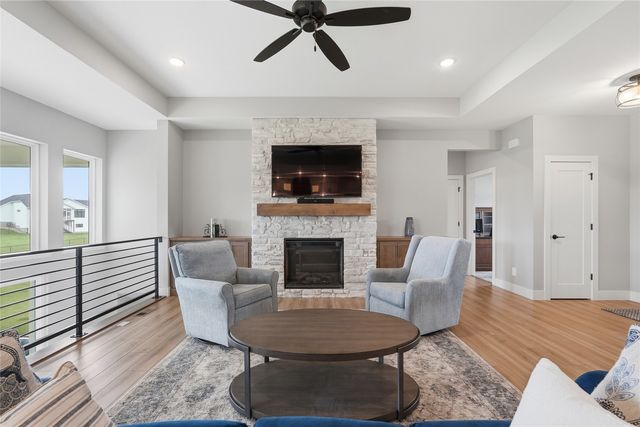 3008 Prairielight Court, Hiawatha, IA 52233