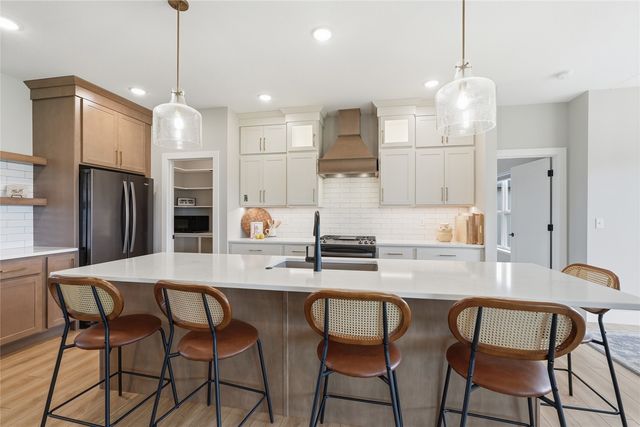 3008 Prairielight Court, Hiawatha, IA 52233