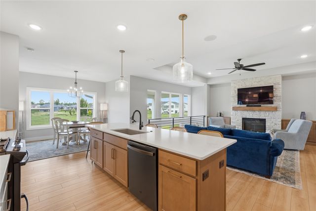 3008 Prairielight Court, Hiawatha, IA 52233