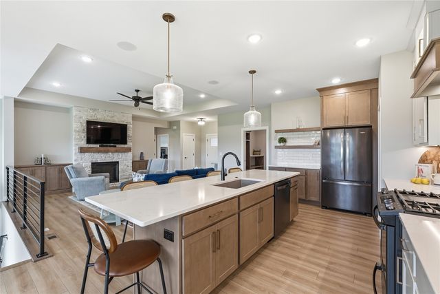 3008 Prairielight Court, Hiawatha, IA 52233