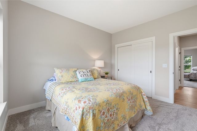 3008 Prairielight Court, Hiawatha, IA 52233