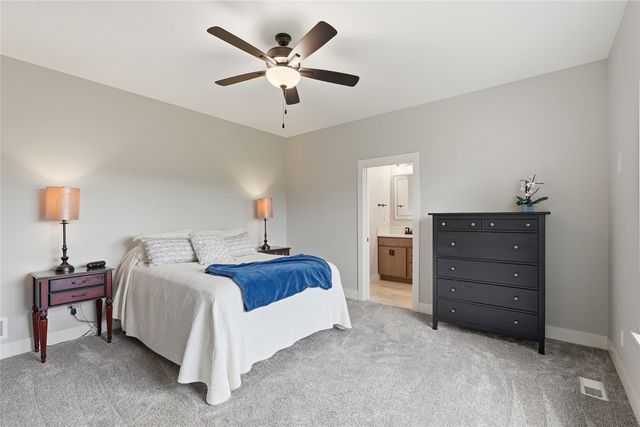 3008 Prairielight Court, Hiawatha, IA 52233