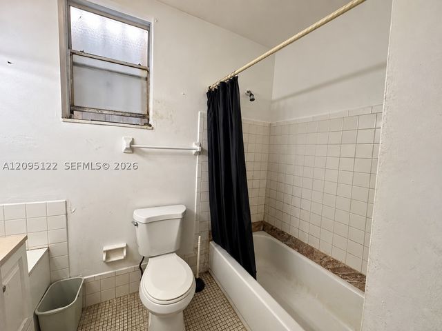 1103 W 39th Ter 20, Hialeah, FL 33012
