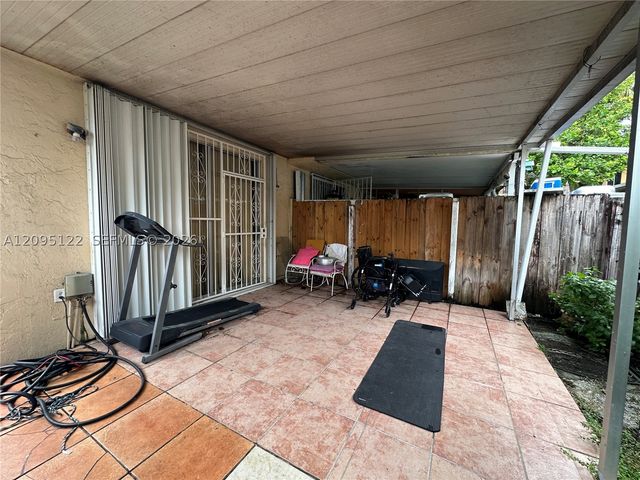 1103 W 39th Ter 20, Hialeah, FL 33012
