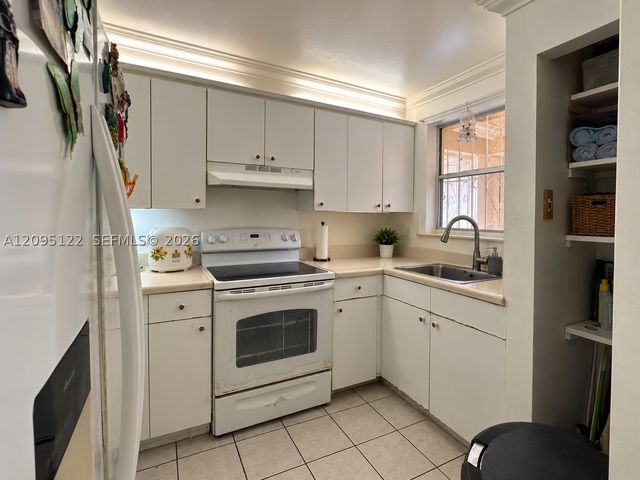 1103 W 39th Ter 20, Hialeah, FL 33012