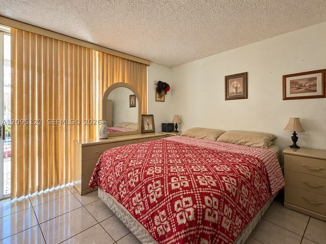 1103 W 39th Ter 20, Hialeah, FL 33012