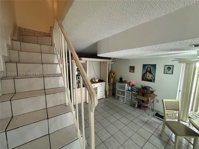1103 W 39th Ter 20, Hialeah, FL 33012