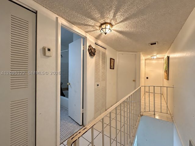 1103 W 39th Ter 20, Hialeah, FL 33012