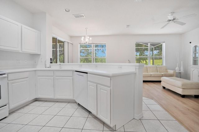 1207 LEGENDARY BOULEVARD, Clermont, FL 34711