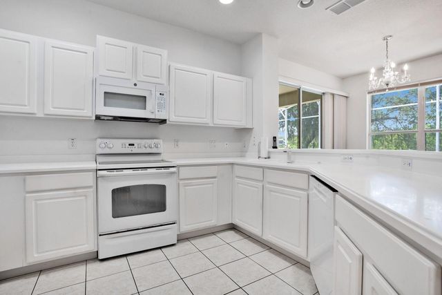 1207 LEGENDARY BOULEVARD, Clermont, FL 34711