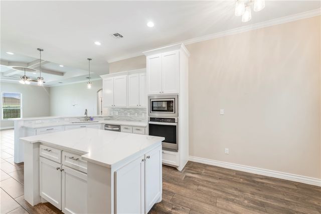 7730 Sophia Dr, Corpus Christi, TX 78414