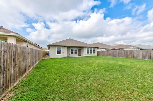 7730 Sophia Dr, Corpus Christi, TX 78414