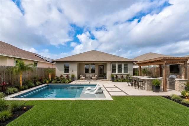 7730 Sophia Dr, Corpus Christi, TX 78414