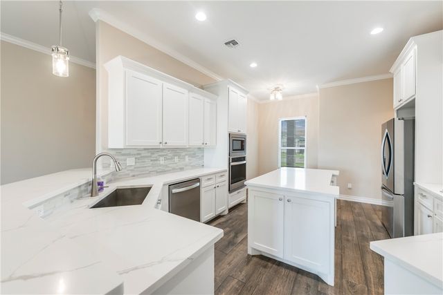 7730 Sophia Dr, Corpus Christi, TX 78414