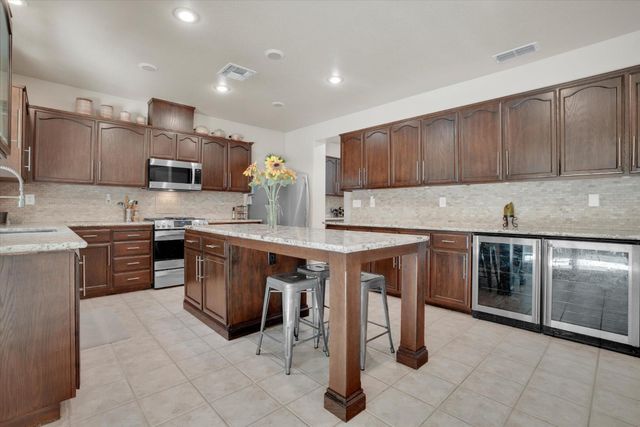 6409 Pine Meadow Cir, Stockton, CA 95219