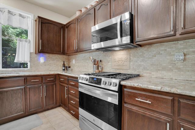 6409 Pine Meadow Cir, Stockton, CA 95219