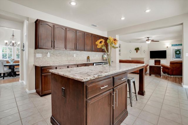 6409 Pine Meadow Cir, Stockton, CA 95219