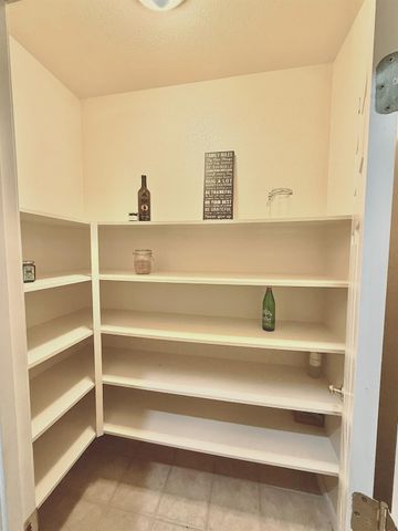 6409 Pine Meadow Cir, Stockton, CA 95219