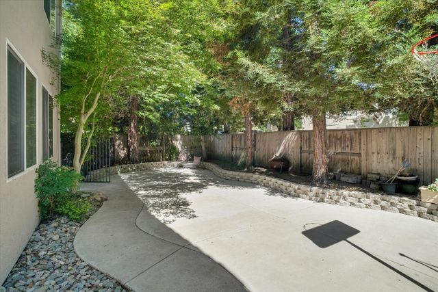 6409 Pine Meadow Cir, Stockton, CA 95219